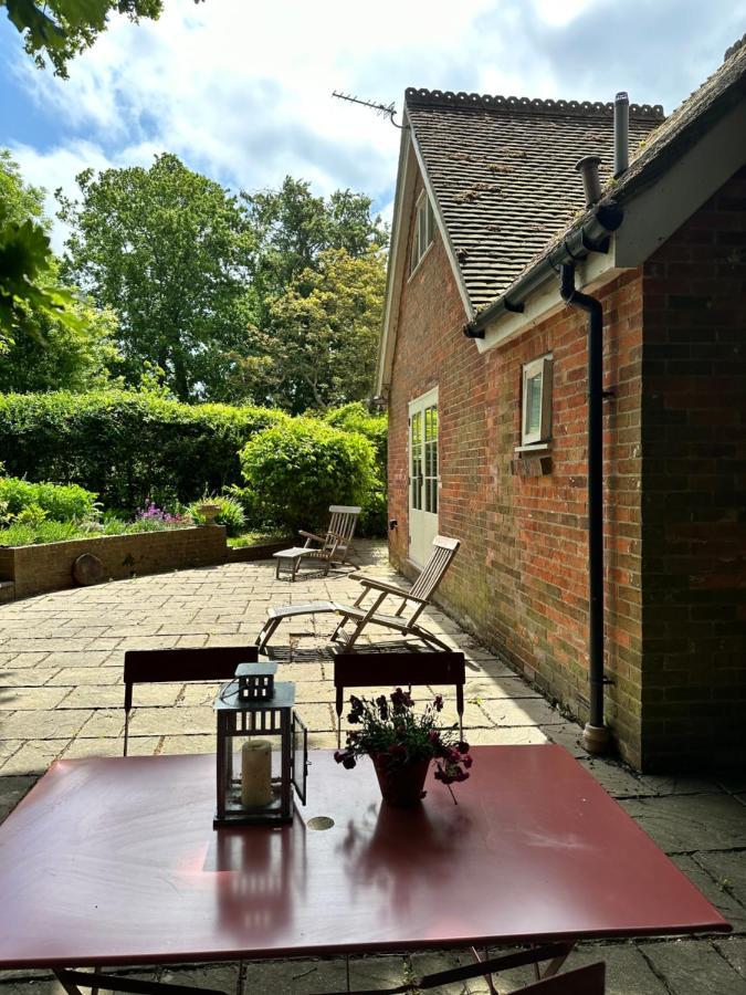 Peaceful Cottage With Private Garden 헤일셤 외부 사진